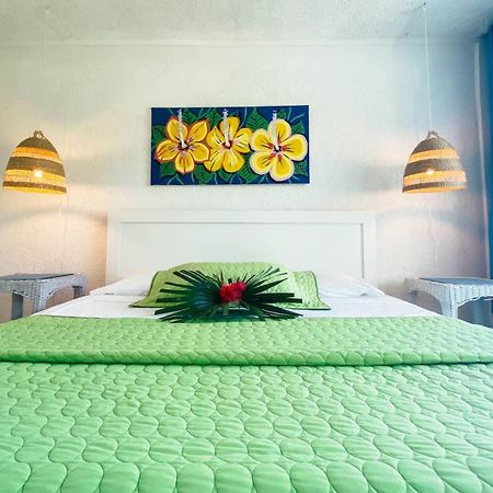 Greenwood Beach Resort Bailey Town  외부 사진