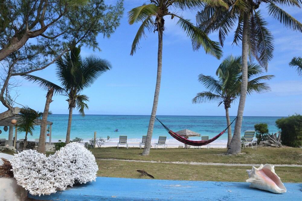 Greenwood Beach Resort Bailey Town  외부 사진